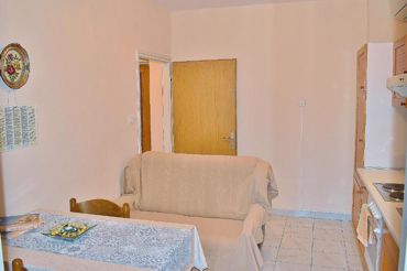 fully equipped kitchen, dining room, LCD TV with satellite programs